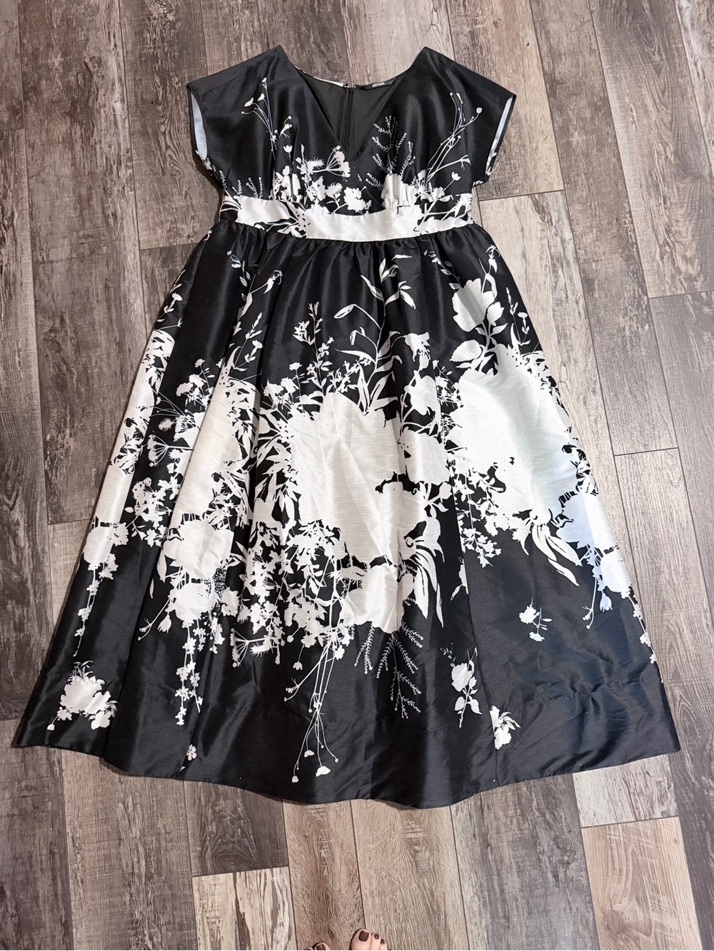 Silk shantung black and white evening gown